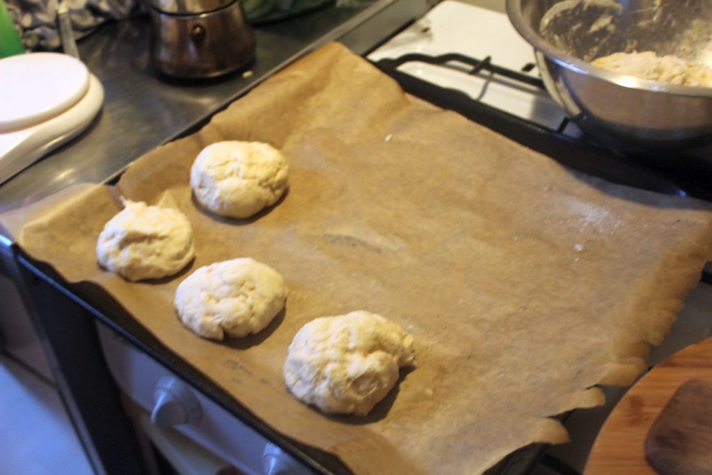 Schnelle Frühstücksbrötchen ohne Hefe – glatzkoch.de