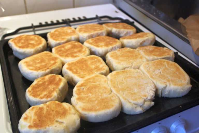 Schnelle Frühstücksbrötchen ohne Hefe – glatzkoch.de