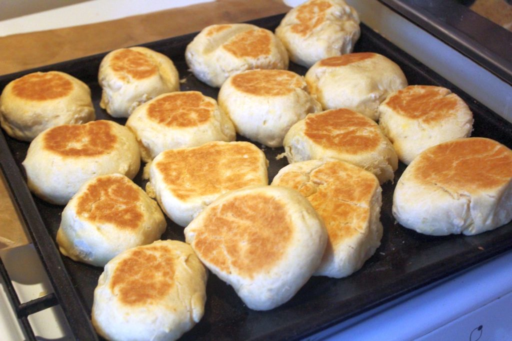Schnelle Frühstücksbrötchen ohne Hefe – glatzkoch.de