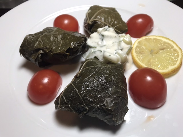 Gefüllte türkische Weinblätter vegetarisch mit Reis – Dolma / Sarma ...